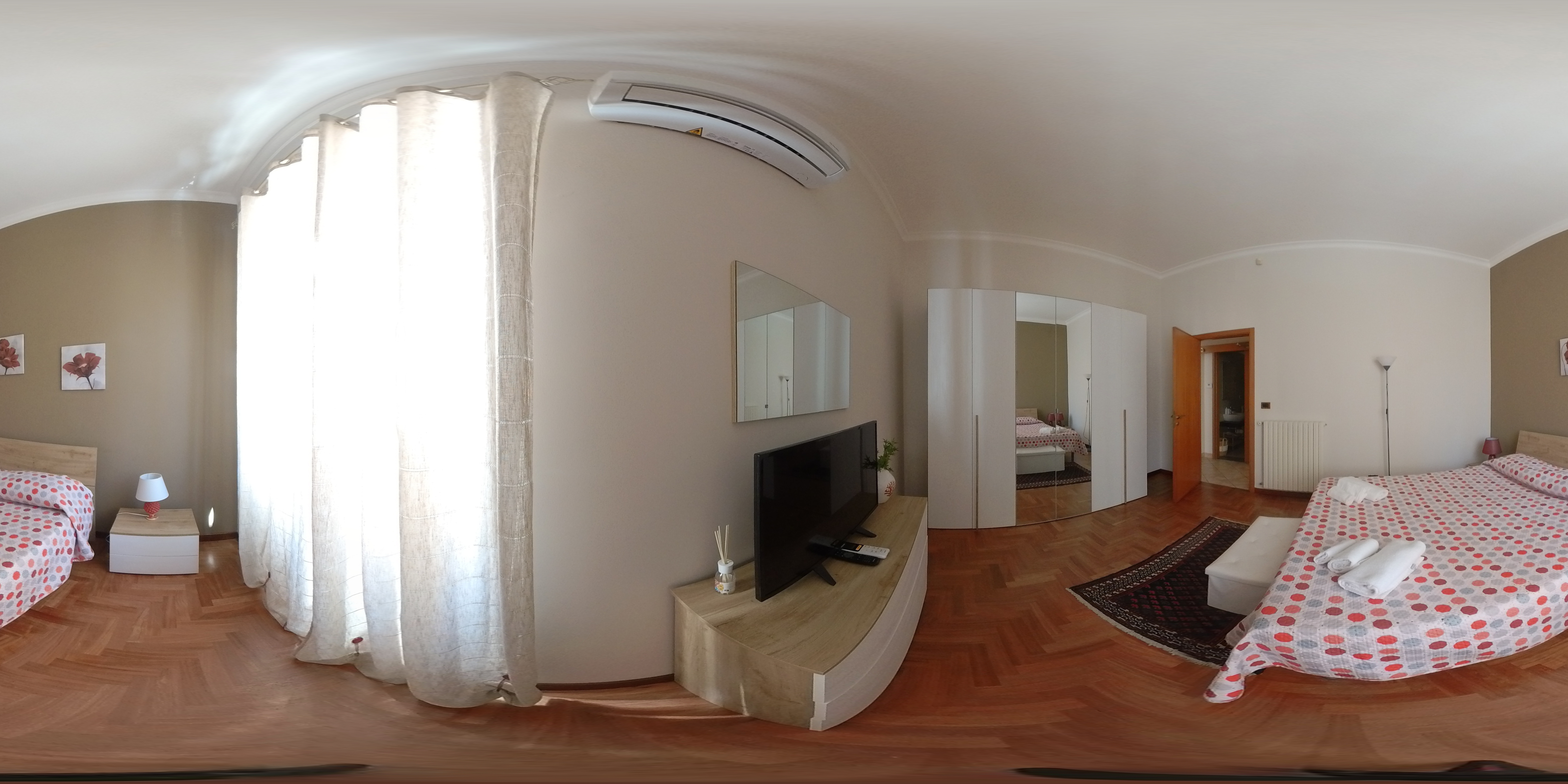 Camera Doppia con Smart TV