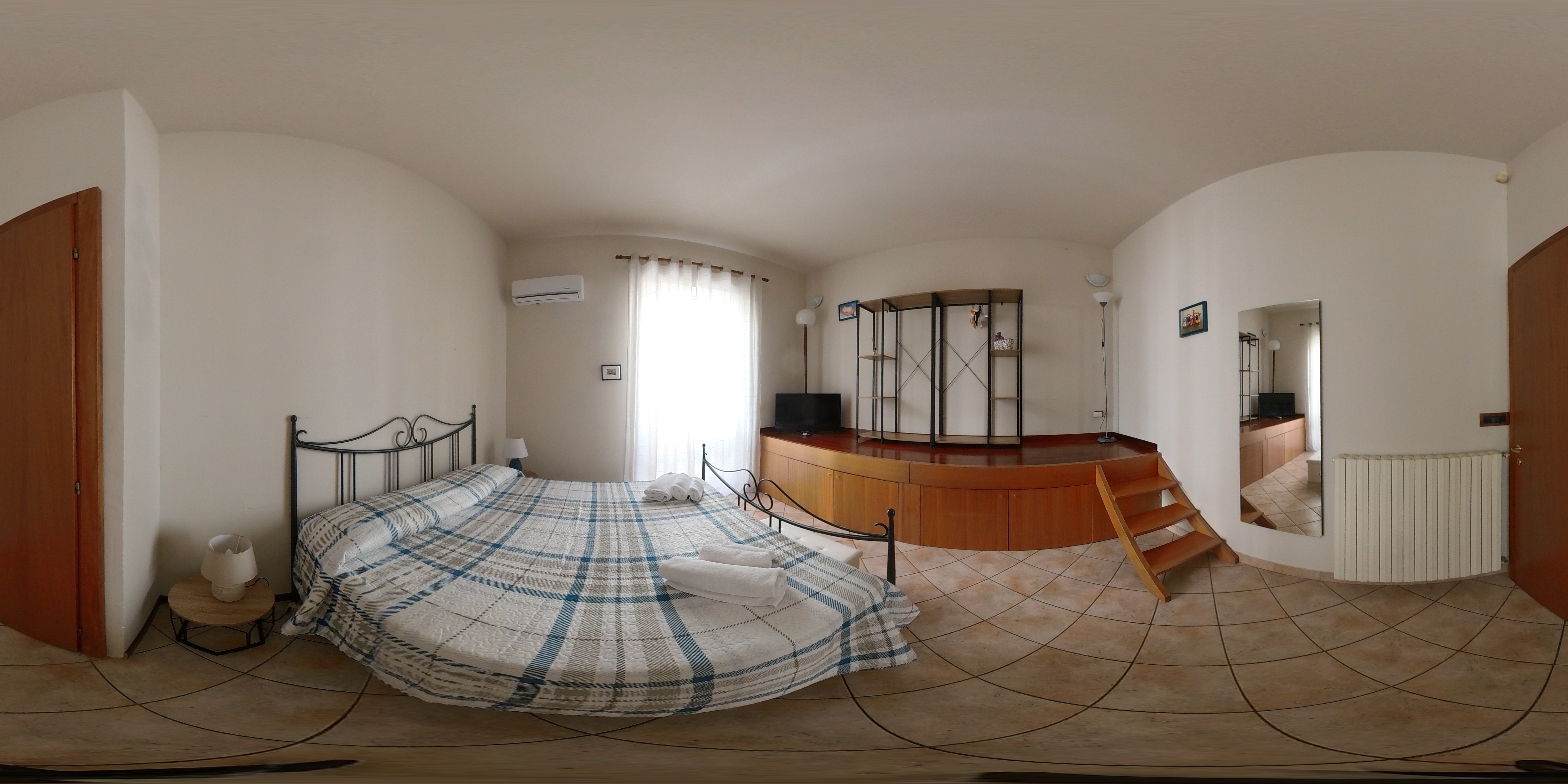 Camera Matrimoniale con Soppalco