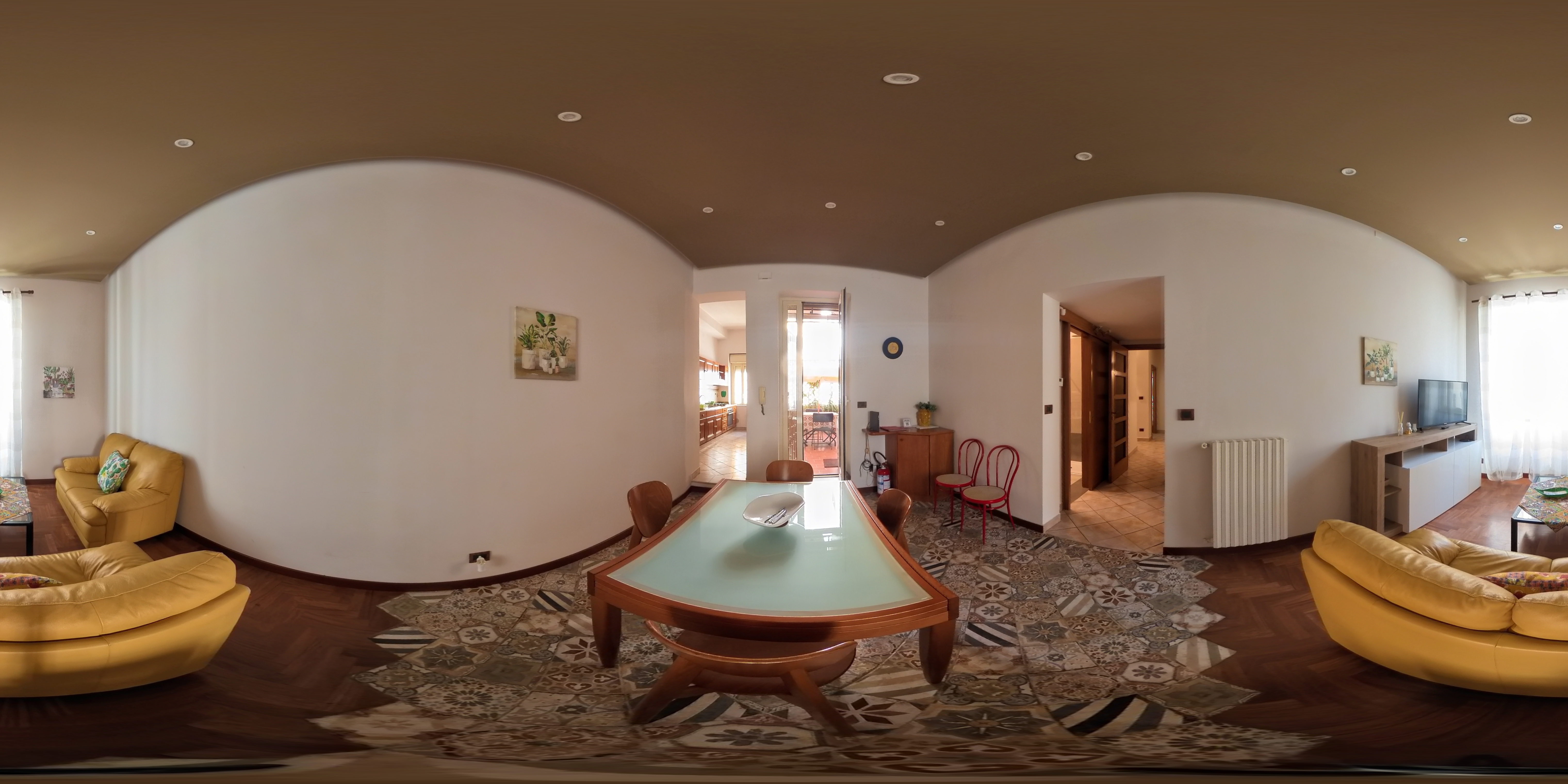 Soggiorno Principale con Divani d'Epoca